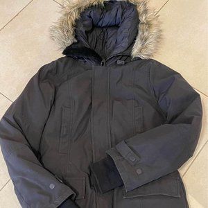 ARITZIA / TNA Larsen Parka , ladies size Large , Excellent condition!